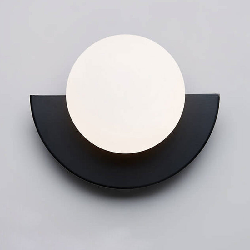 Calvessa Wandlampe – Halbrundes Design mit Farbigen Glaskugel