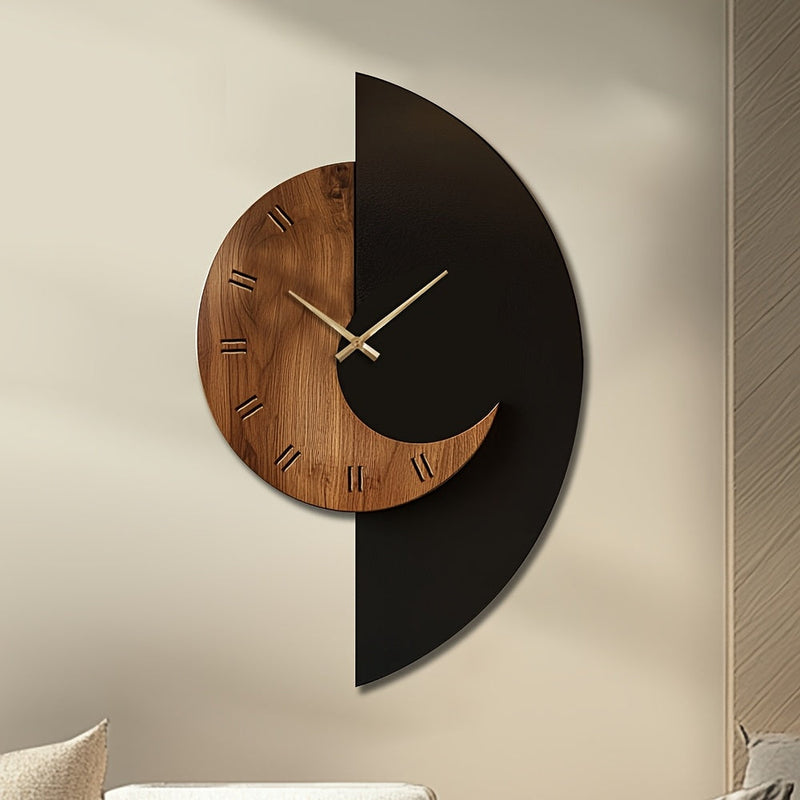 Elvaira Holz Wanduhr – Organische Form mit Stilvollem Zifferblatt