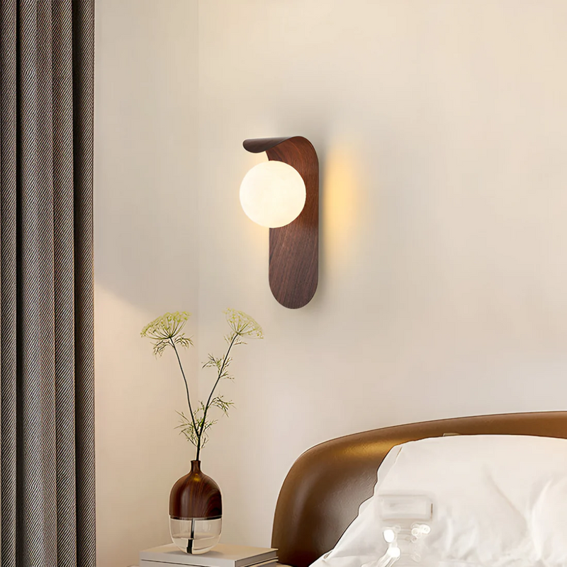 Averon Wandlampe – Skandinavisches Holzdesign mit Warmem LED