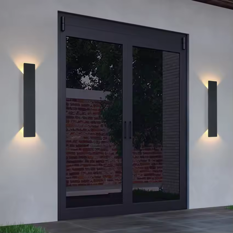 Tavrenza Außenwandlampe – Wetterbeständiges Aluminiumdesign