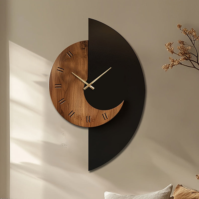 Elvaira Holz Wanduhr – Organische Form mit Stilvollem Zifferblatt