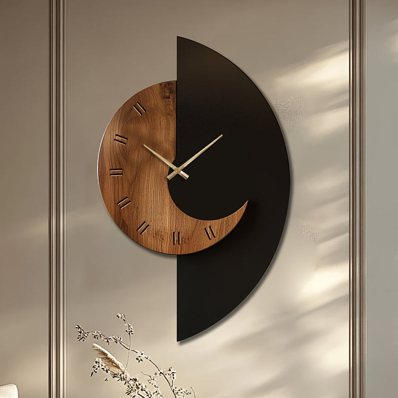 Elvaira Holz Wanduhr – Organische Form mit Stilvollem Zifferblatt