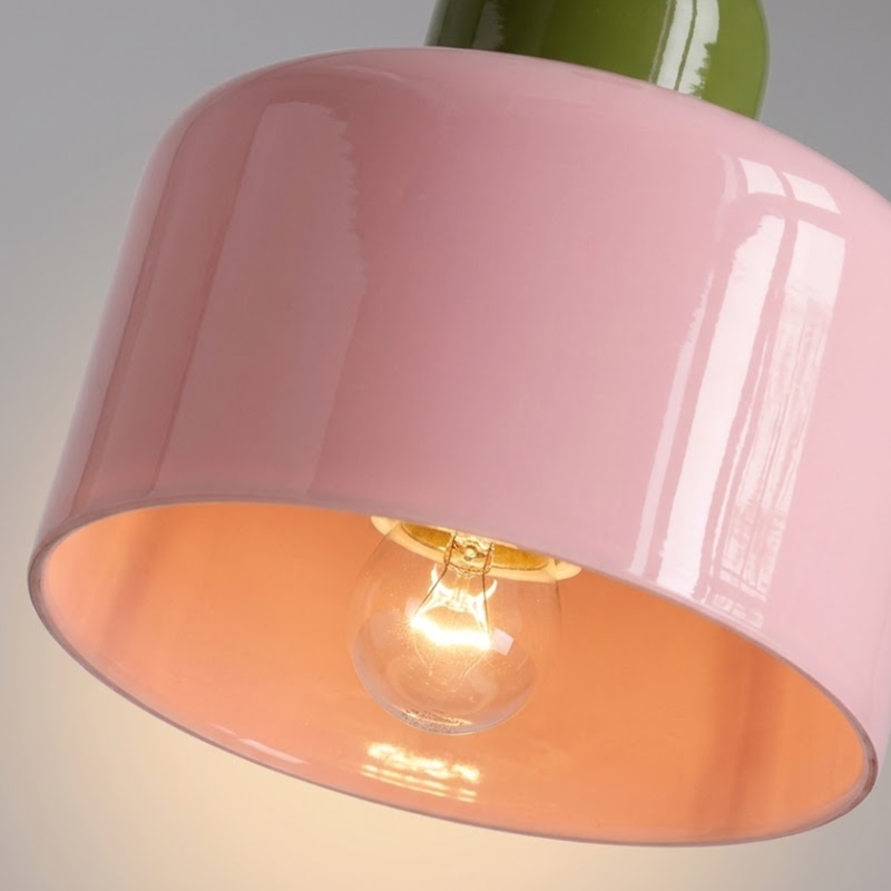 Pendelleuchte mit erweitertem Halo Design