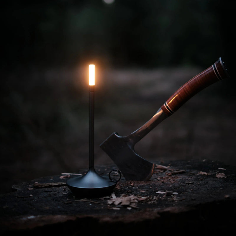 Valmiora Tischlampe – Skandinavisches Kerzenhalter-Design
