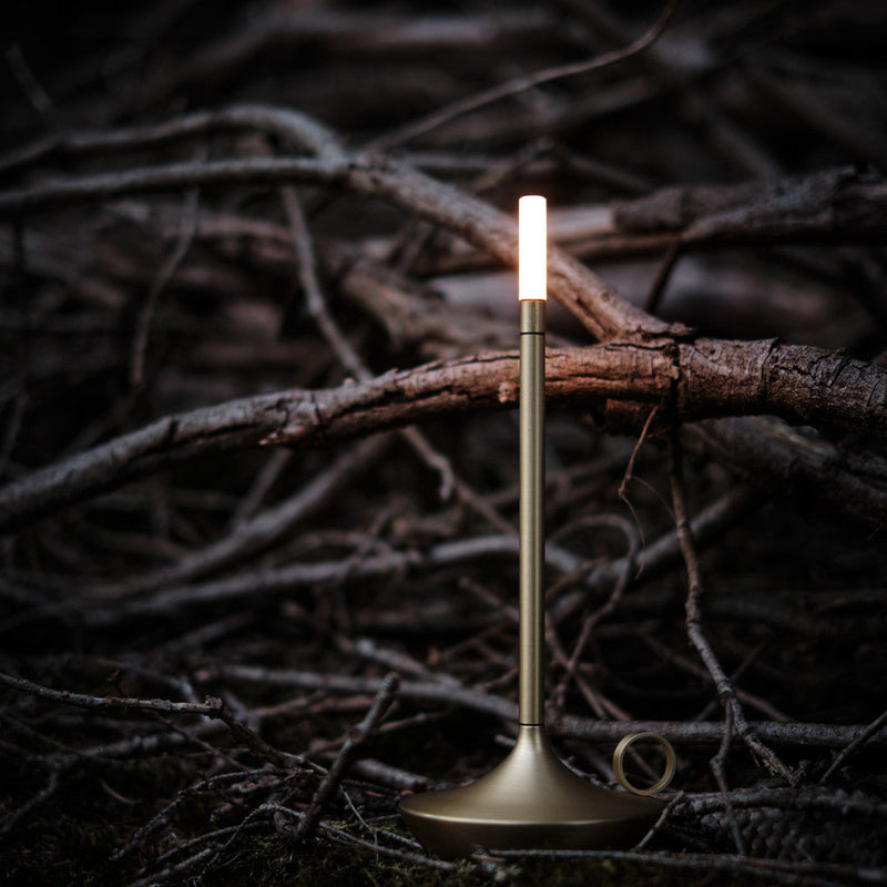 Valmiora Tischlampe – Skandinavisches Kerzenhalter-Design
