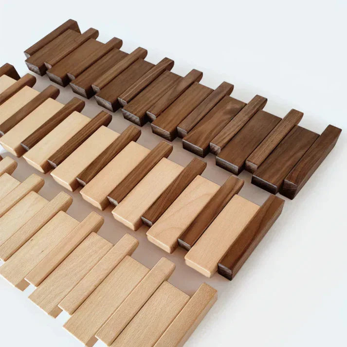 Melvairo Wandgarderobe – Holzdesign mit Klavier-inspirierten Haken