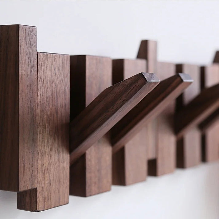 Arvesso Wandgarderobe – Holzdesign mit Klavier-inspirierten Haken