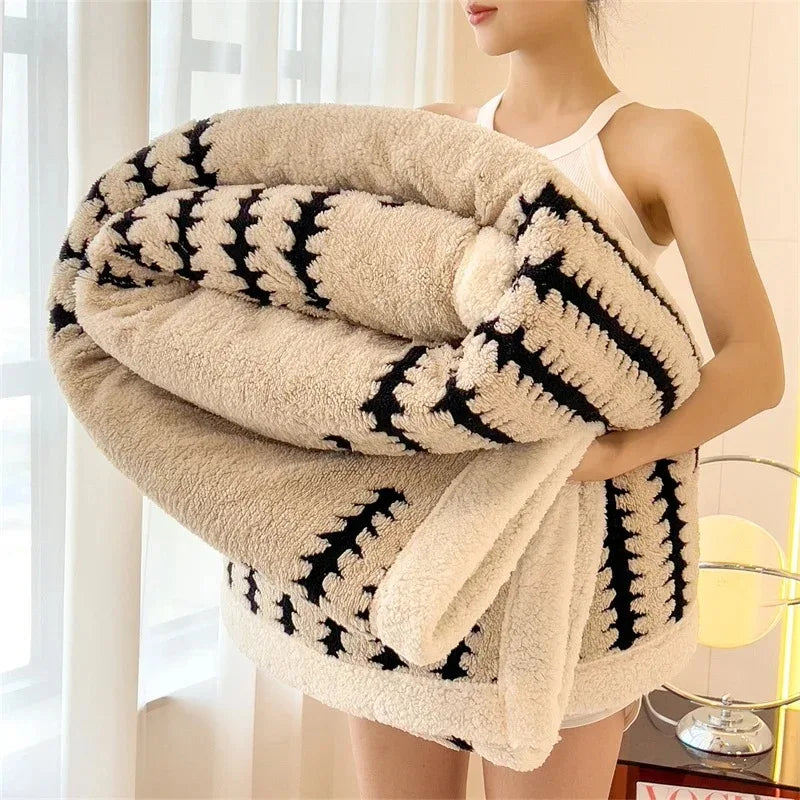 Wendedecke mit geometrischem Muster und Sherpa-Fleece – weich, warm und dekorativ