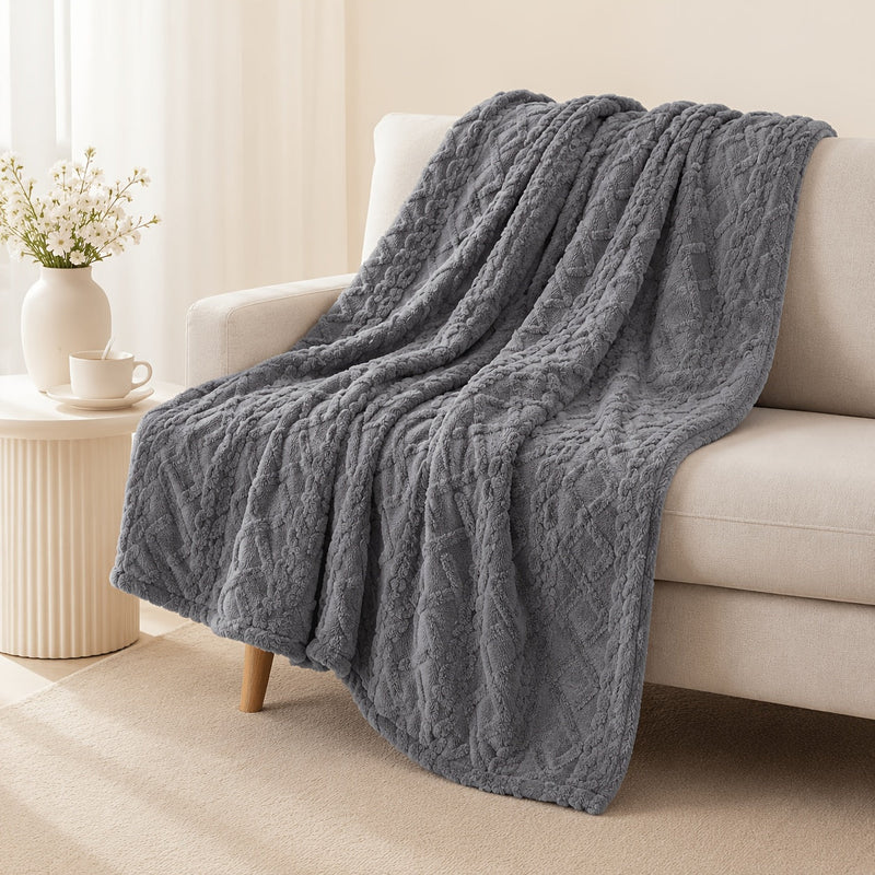 Sorvane Plaid – Strickdesign mit Relief für Wärme