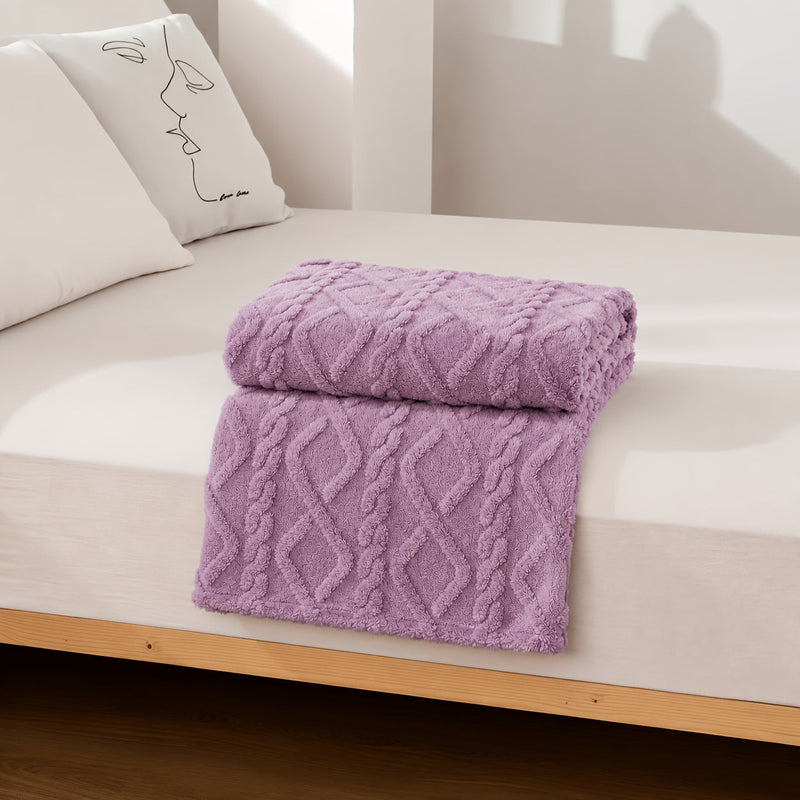 Sorvane Plaid – Strickdesign mit Relief für Wärme