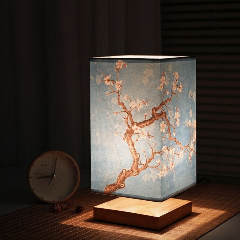 Skandinavische Tischlampe mit Japanischem Druck und Stoffschirm für das Interieur