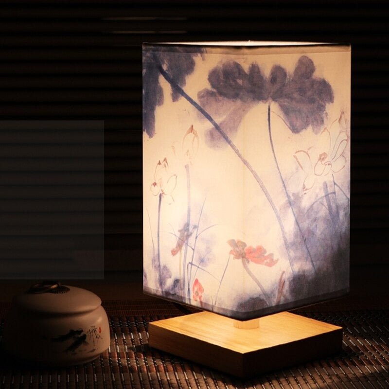 Skandinavische Tischlampe mit Japanischem Druck und Stoffschirm für das Interieur