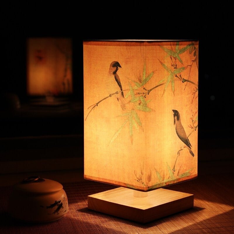 Skandinavische Tischlampe mit Japanischem Druck und Stoffschirm für das Interieur